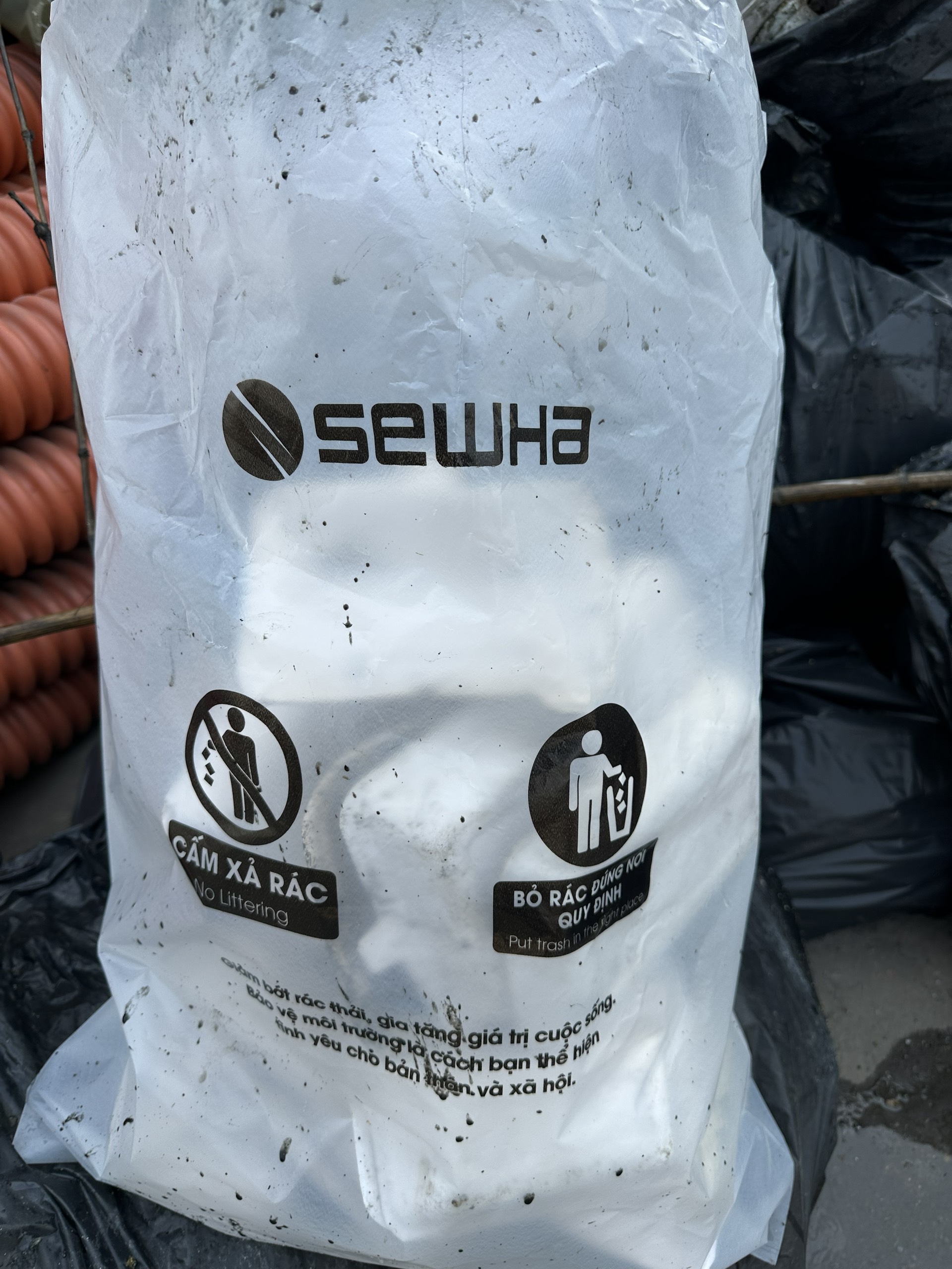 Sewha Vina donated the garbage bag for SGX Group- Sustainability Activities ESG 2024